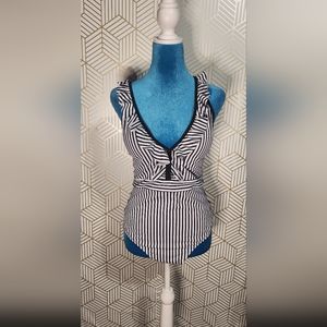 Women's black and white striped one-piece bathing suit (SIZE XL)